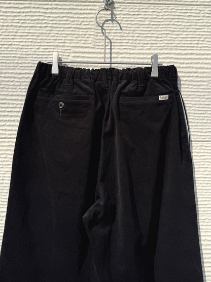 RELAX FIT "Corduroy easy slacks"      -black-