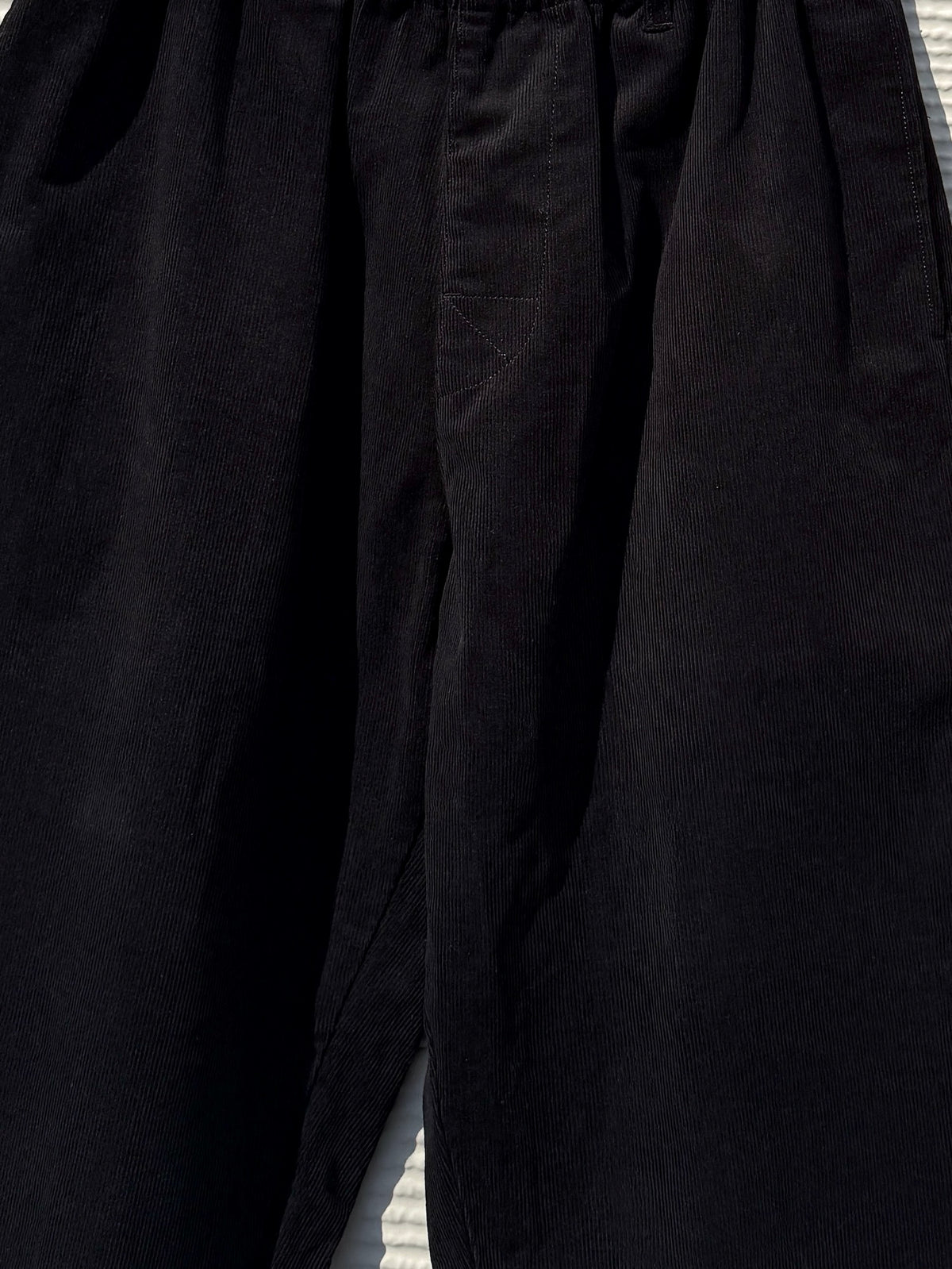 RELAX FIT "Corduroy easy slacks"      -black-