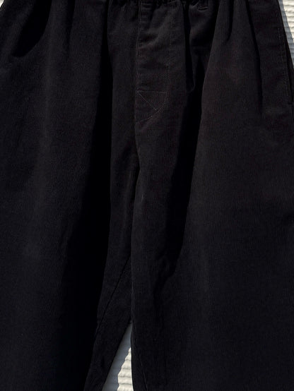 RELAX FIT "Corduroy easy slacks"      -black-