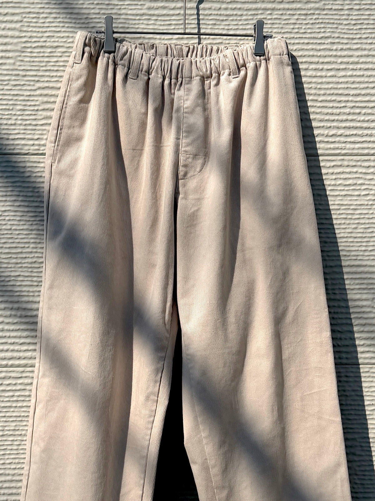 RELAX FIT "Corduroy easy slacks"      -cream-