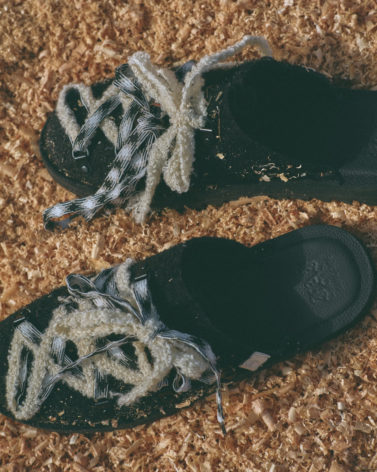 SUICOKE × FAF "black"