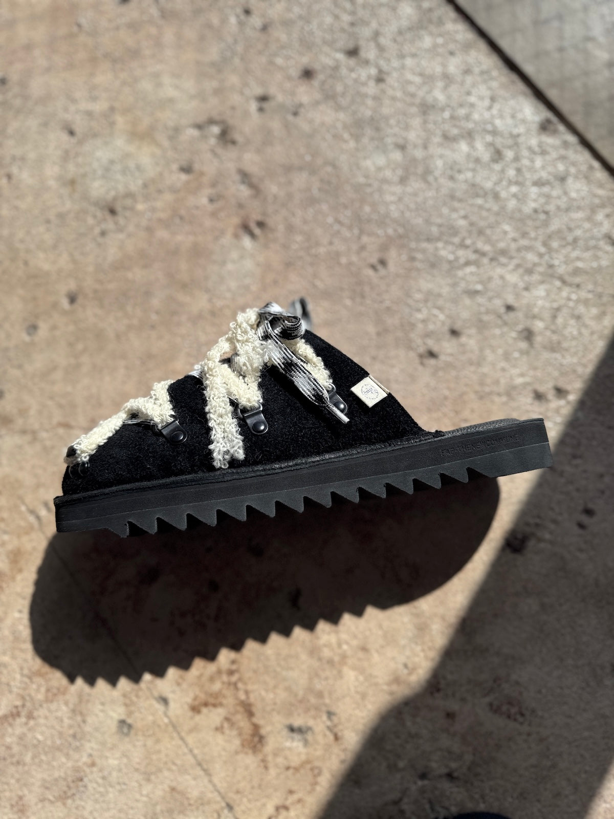 SUICOKE × FAF "black"
