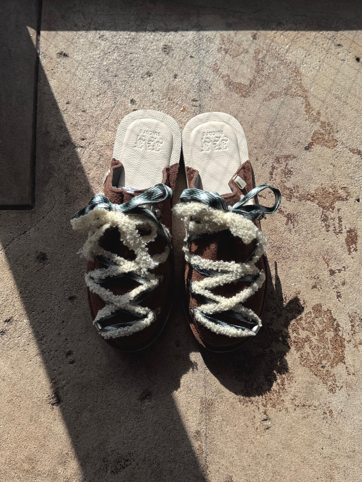 SUICOKE × FAF "brown"