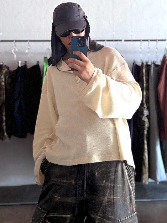 UNDECORATED　"COTTON CASHMERE WAFFLE HENRY NECK TOP"
