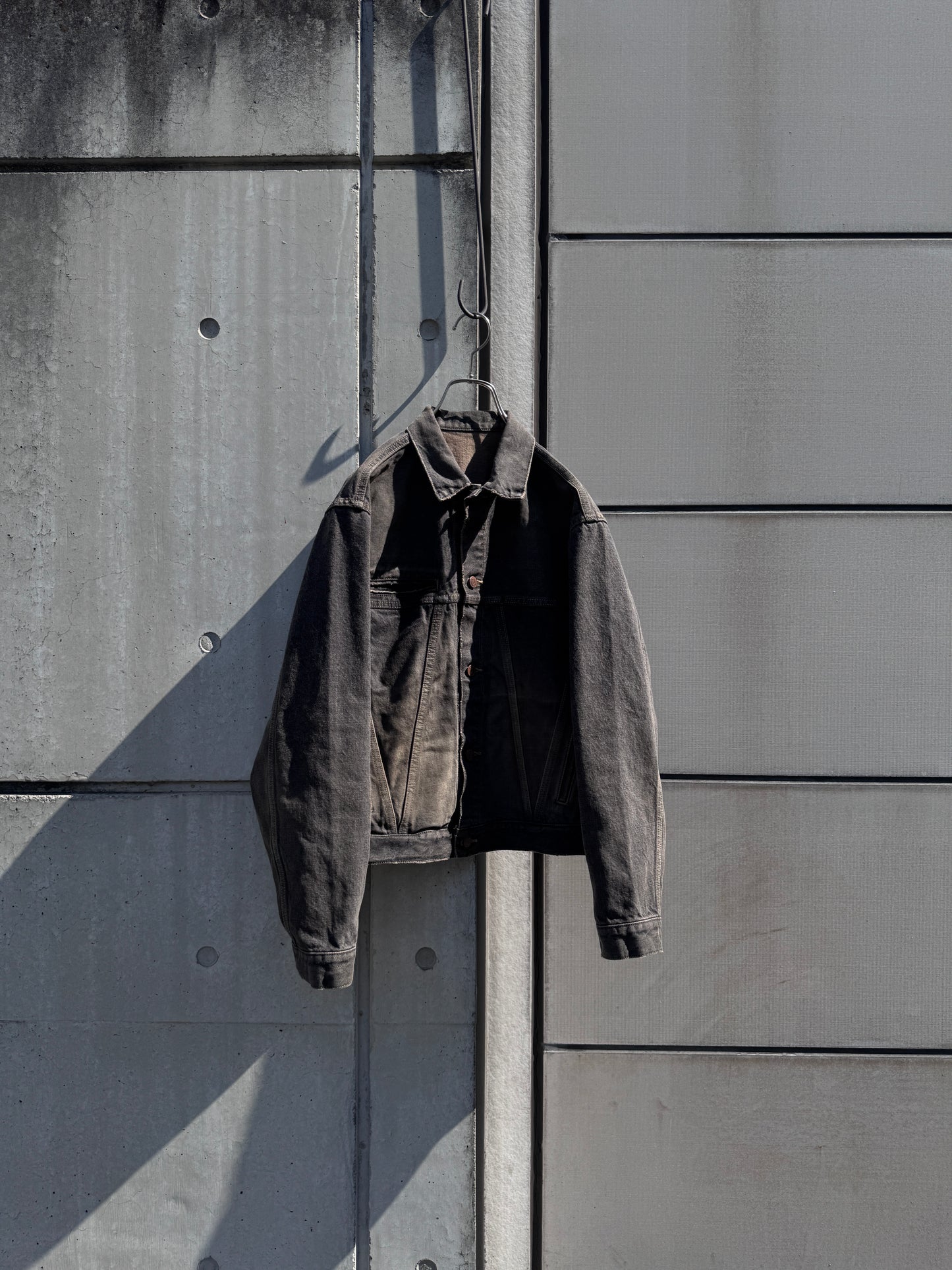 daisuke tanabe　coffee black denim jacket destroyed