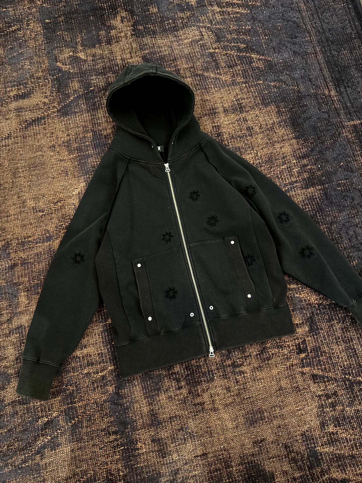 FAF(FAKE AS FLOWERS)　STELLA(ZIP UP HOODIE)